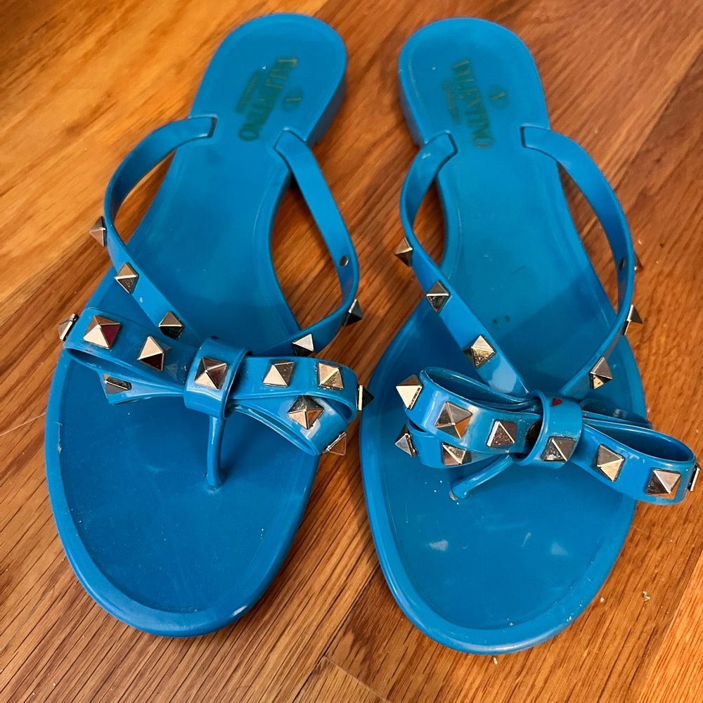 VALENTINO ROCKSTUD JELLY SANDALS
